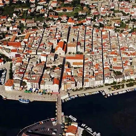 Pleasing In Pag Dalmatia, Croatia 帕格